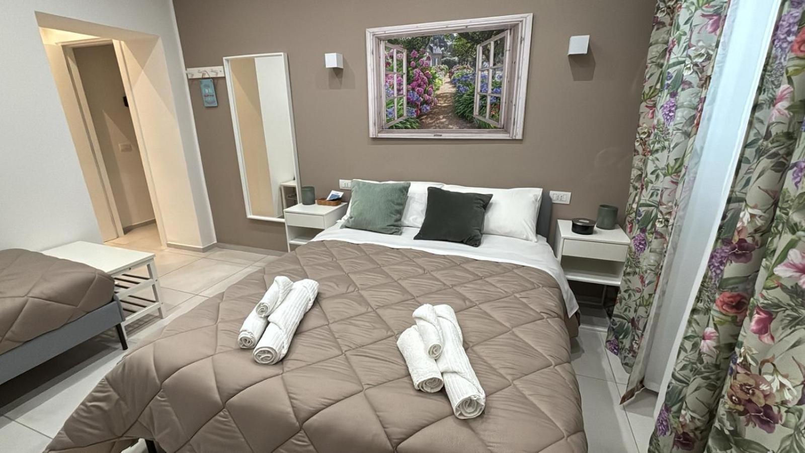 Di Passaggio Hotel Bari Bagian luar foto