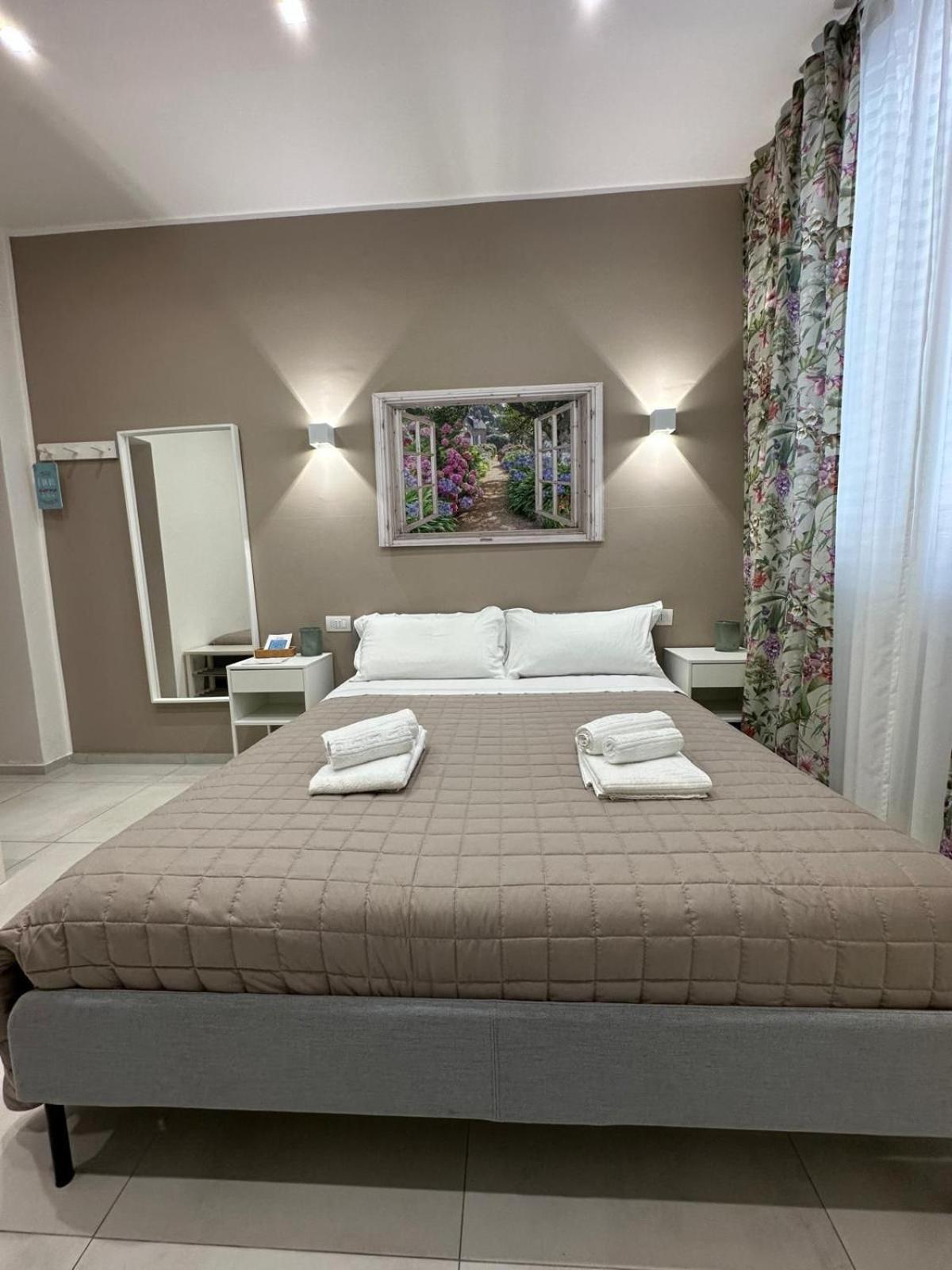 Di Passaggio Hotel Bari Bagian luar foto
