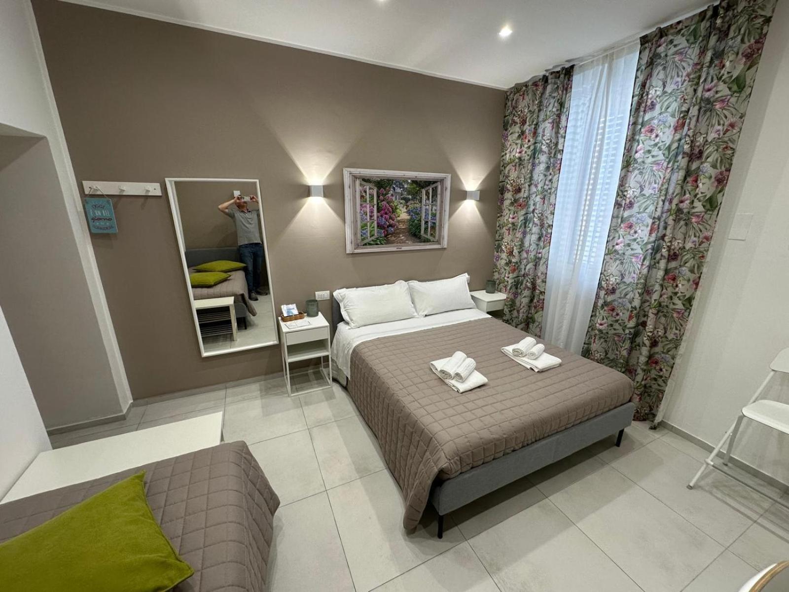 Di Passaggio Hotel Bari Bagian luar foto